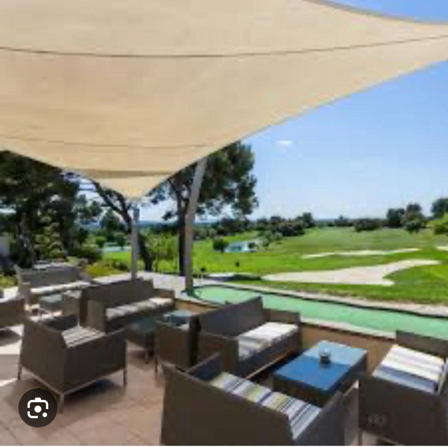 Appartement Golf De Saumane 2 Chambres 2 A 4 Personnes Exterior foto